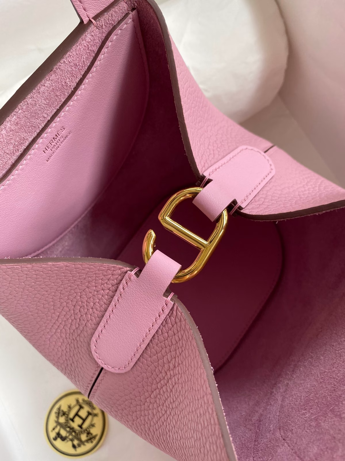Hermes In The Loop 18 Handmade Bag in Mauve Sylvestre Clemence Leather - Image 3