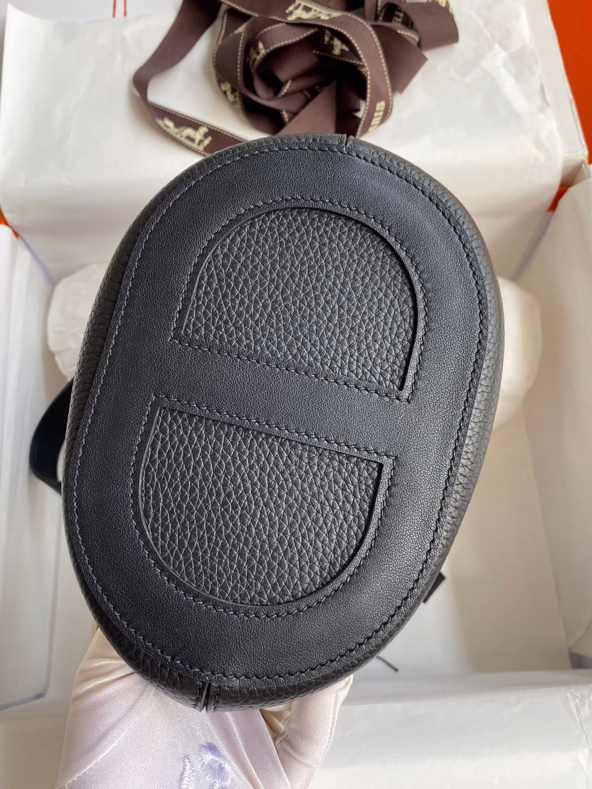 Hermes In The Loop 18 Handmade Bag in Black Clemence Leather - Image 10