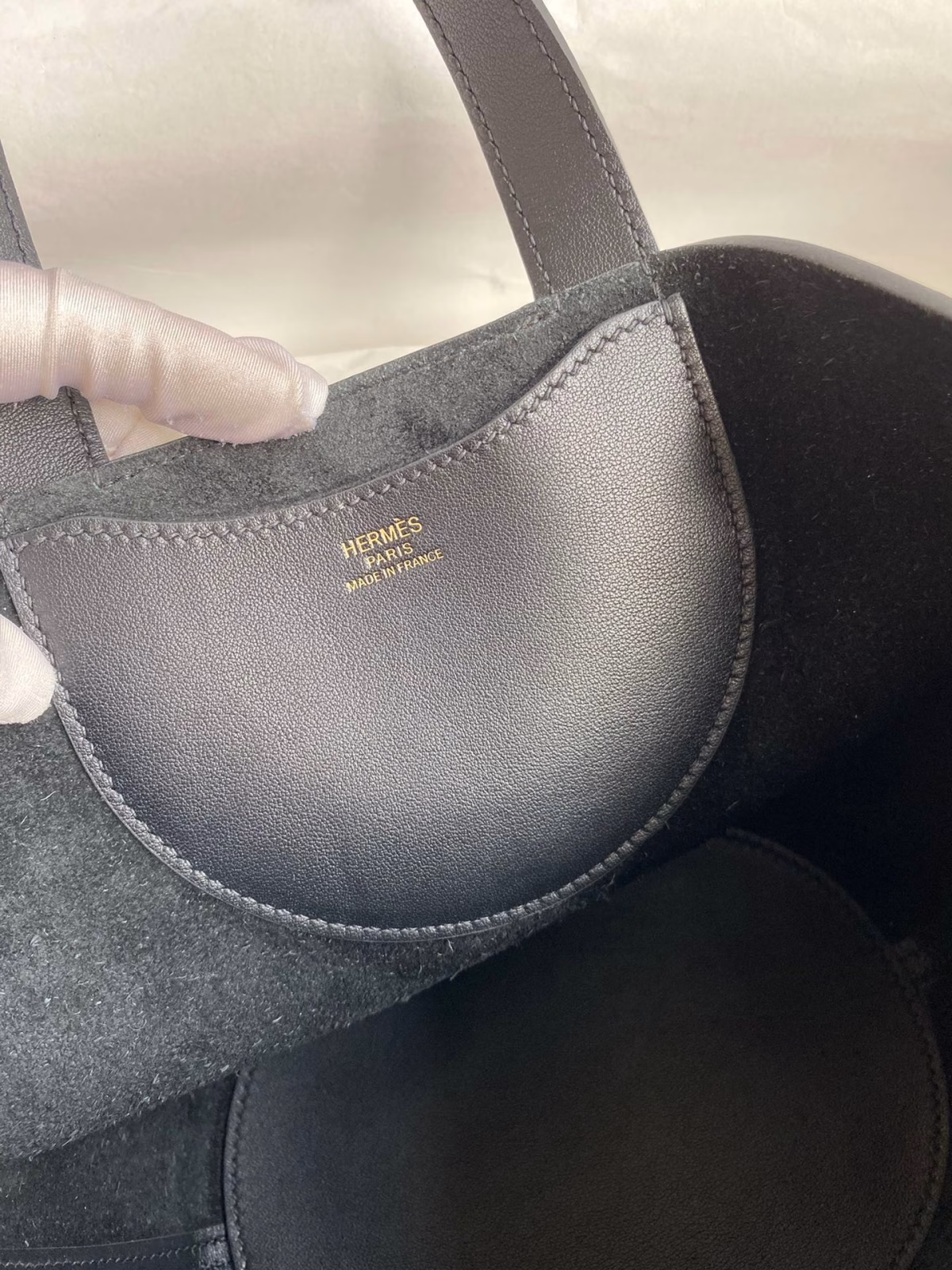 Hermes In The Loop 18 Handmade Bag in Black Clemence Leather - Image 2
