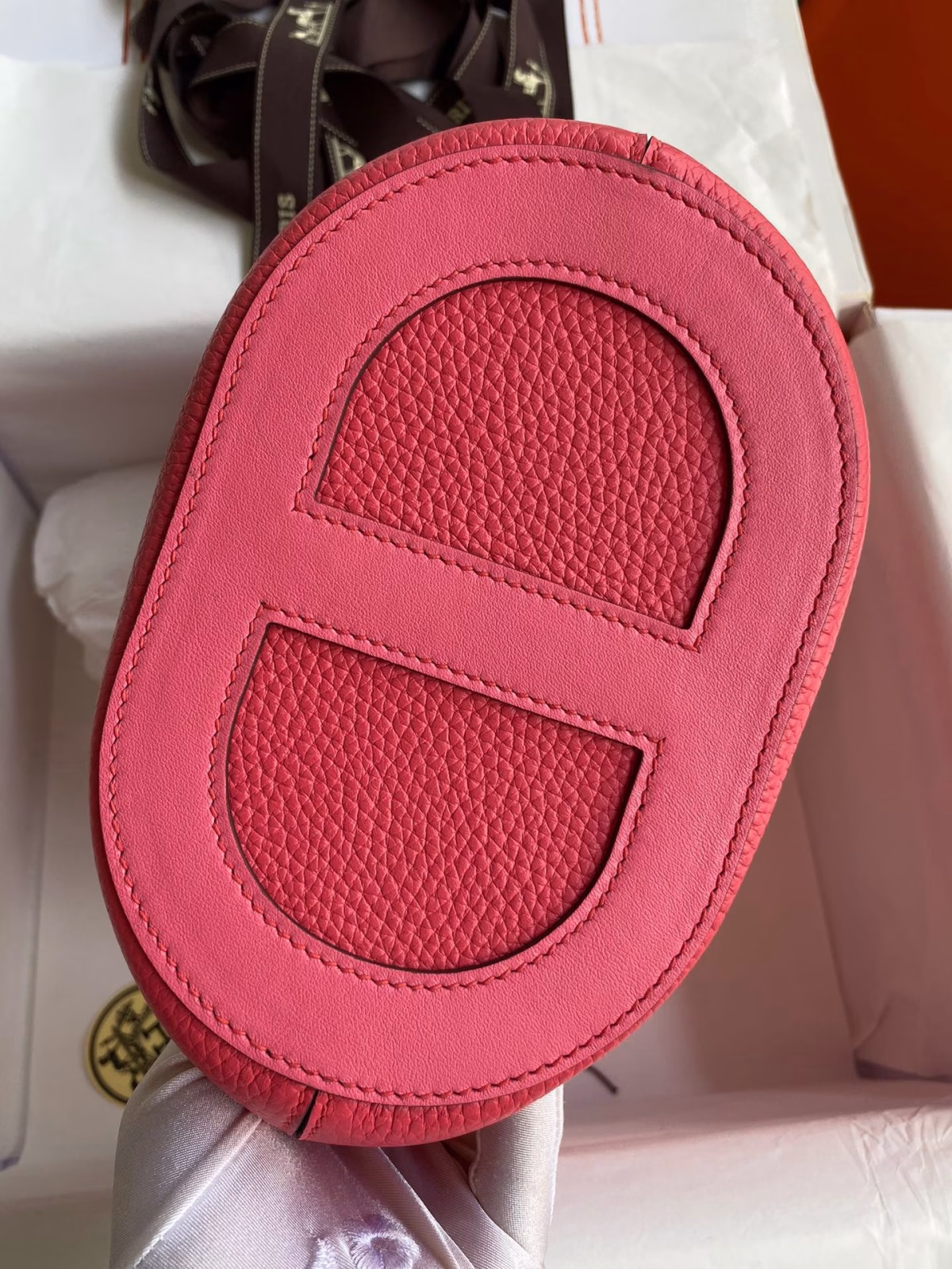 Hermes In The Loop 18 Handmade Bag in Rose Lipstick Clemence Leatherther - Image 4