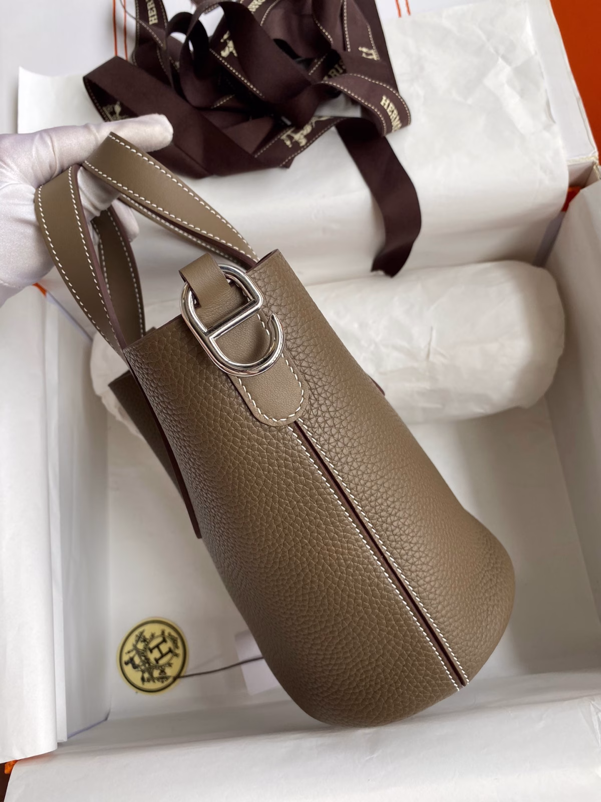 Hermes In The Loop 18 Handmade Bag in Taupe Clemence Leatherther - Image 6