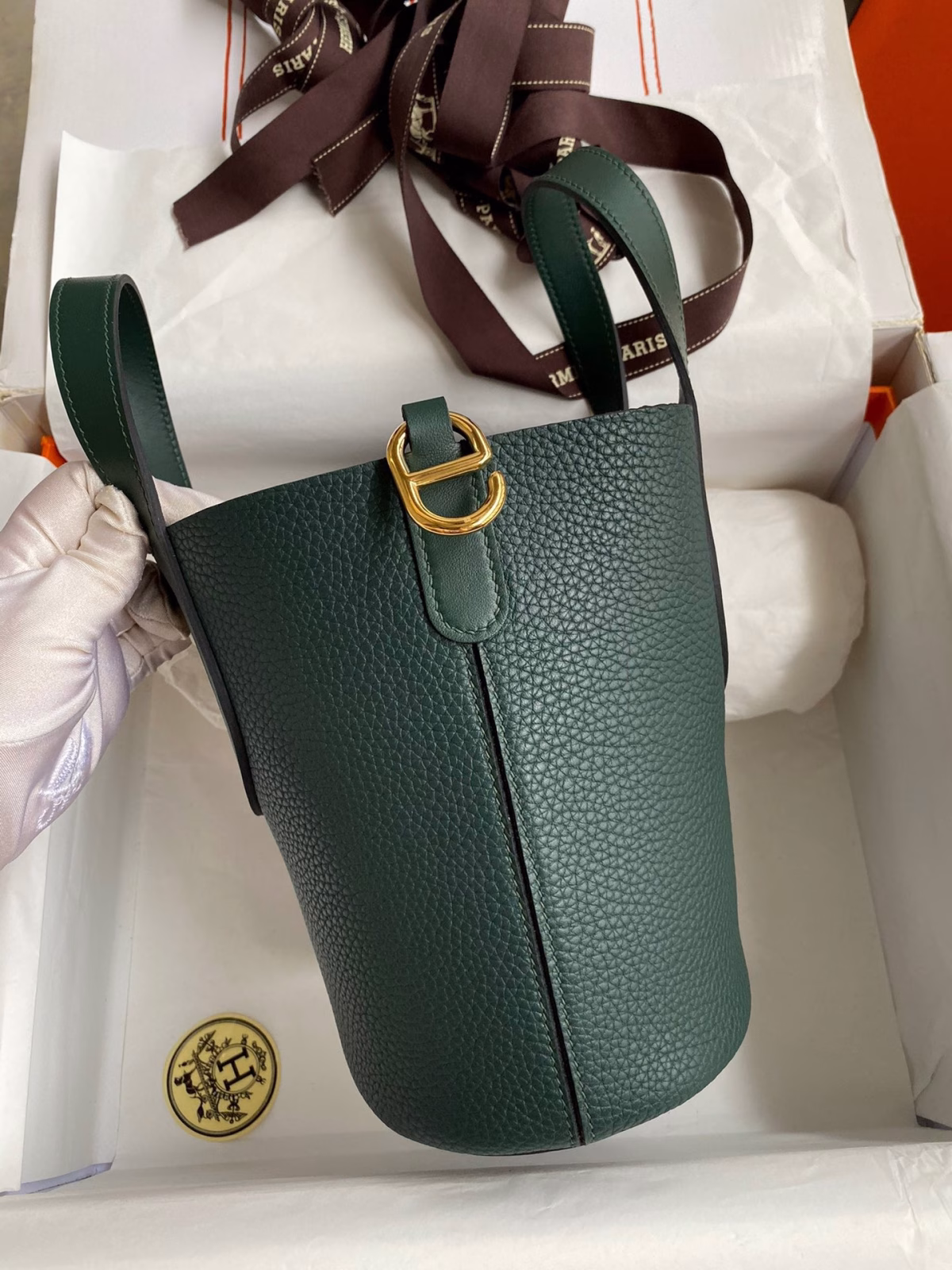 Hermes In The Loop 18 Handmade Bag in Vert Cypres Clemence Leather - Image 6