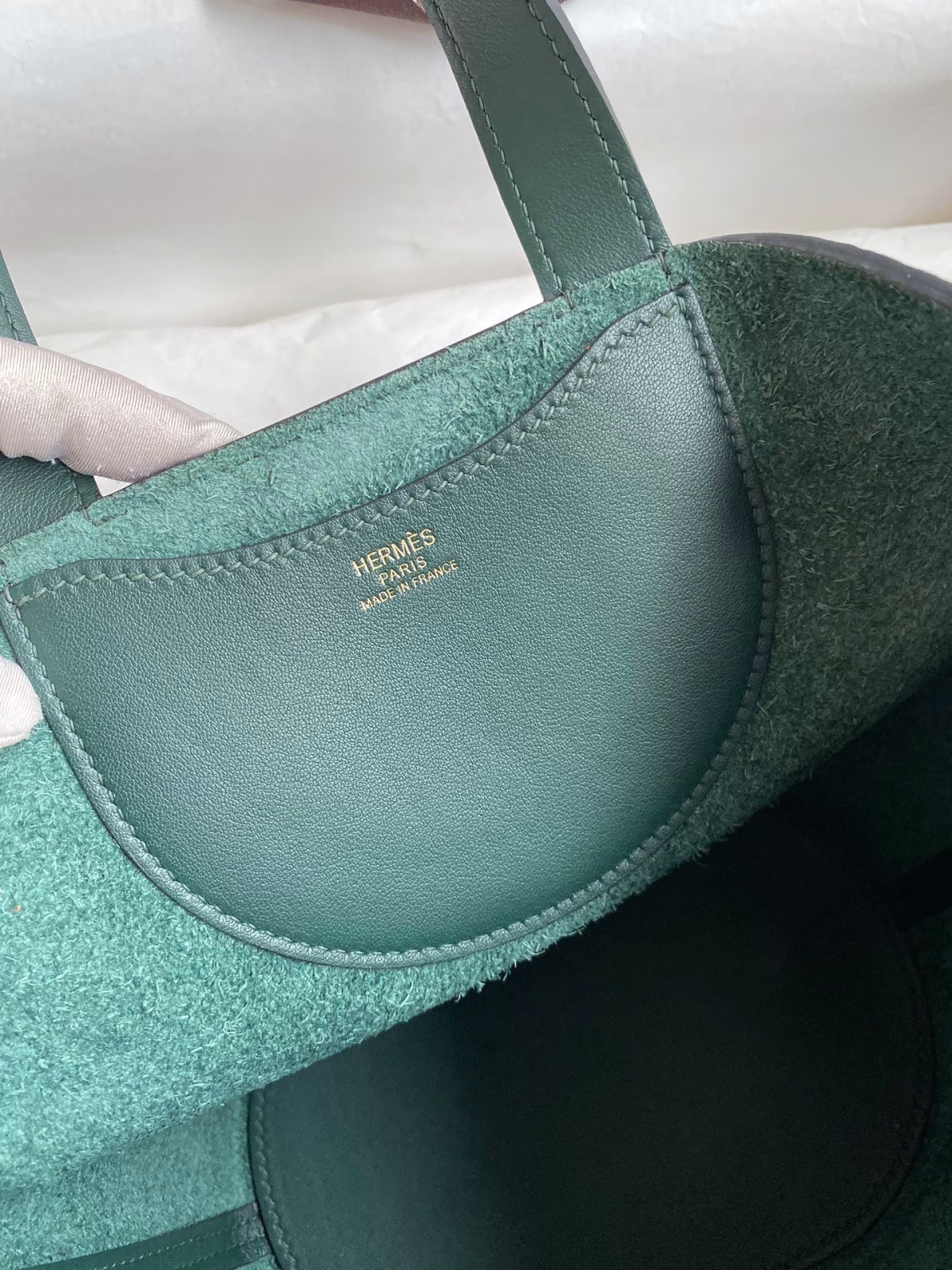 Hermes In The Loop 18 Handmade Bag in Vert Cypres Clemence Leather - Image 4
