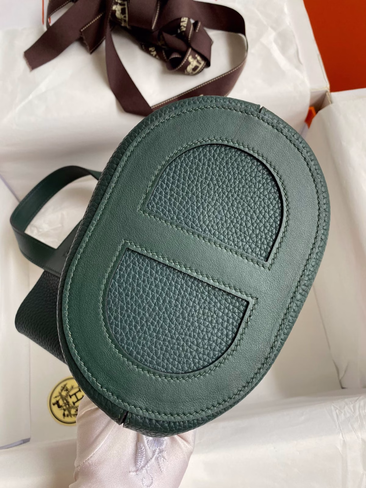 Hermes In The Loop 18 Handmade Bag in Vert Cypres Clemence Leather - Image 5