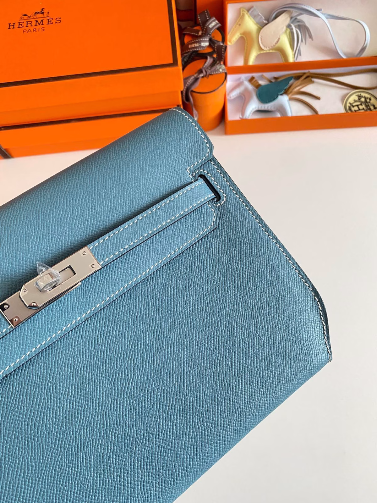 Hermes Kelly Depeches 25 Pouch in Blue Jean Epsom Calfskin - Image 2