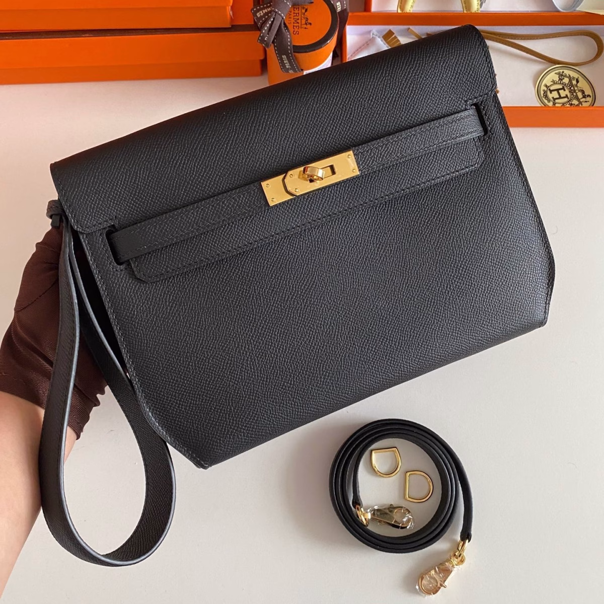 Hermes Kelly Depeches 25 Pouch in Black Epsom Calfskin - Image 1