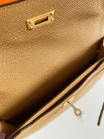 Hermes Kelly Depeches 25 Pouch in Sesame Epsom Calfskin - Image 5