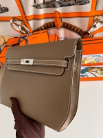Hermes Kelly Depeches 25 Pouch in Taupe Epsom Calfskin - Image 6