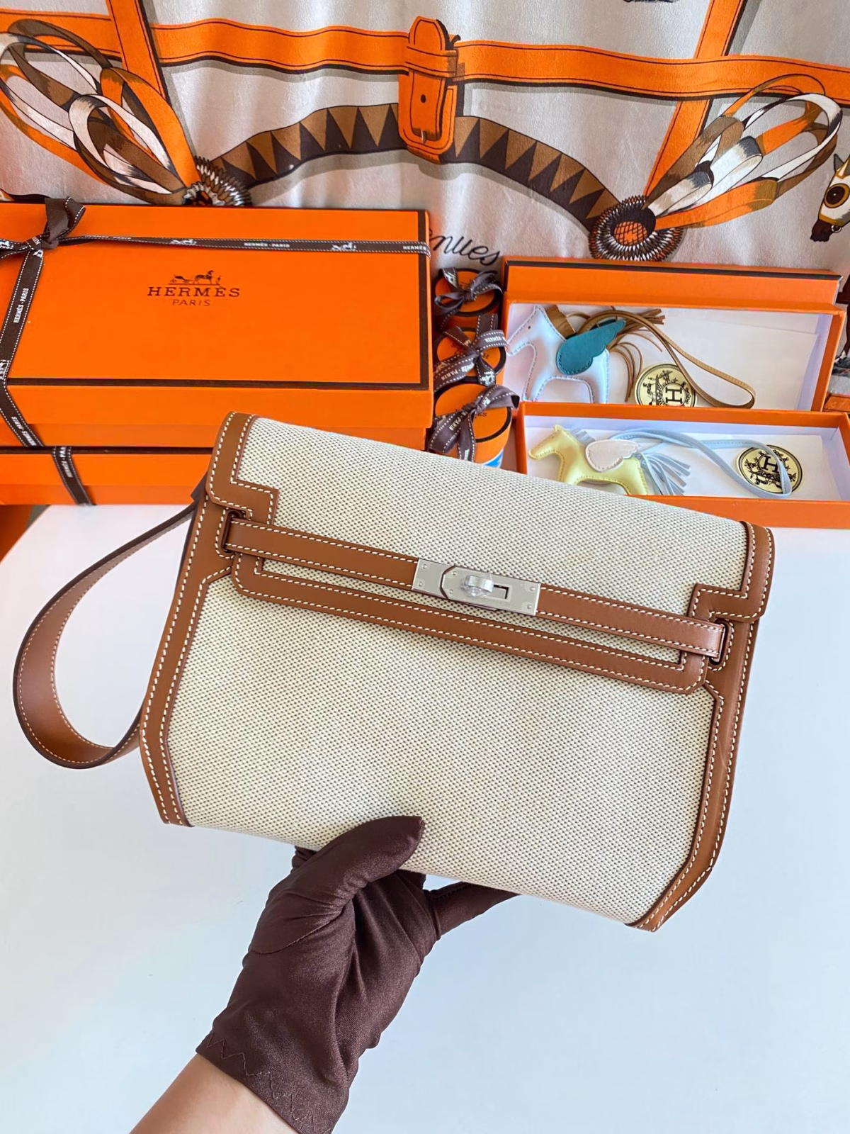Hermes Kelly Depeches 25 Pouch in Ecru Toile - Image 6