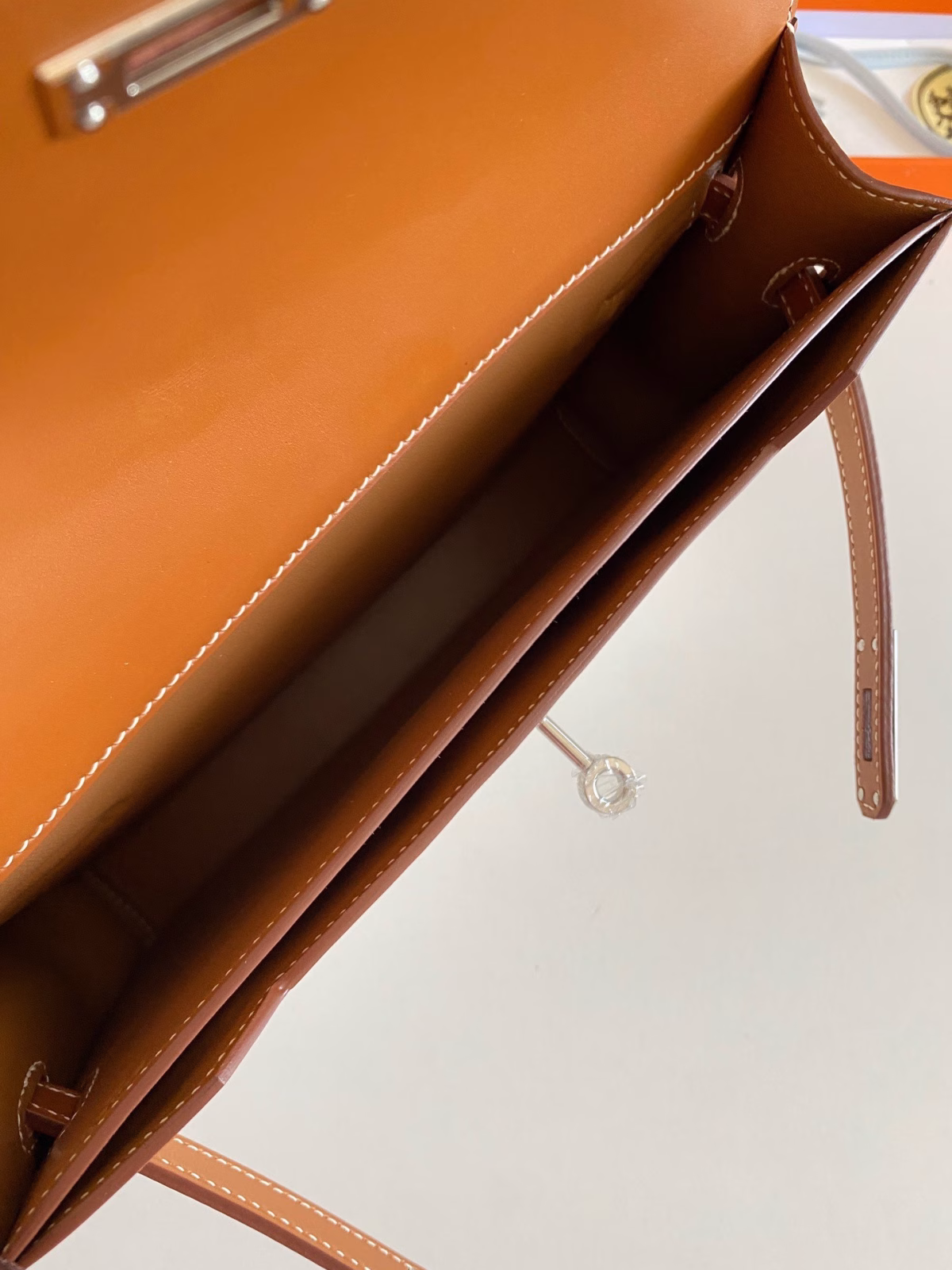 Hermes Kelly Depeches 25 Pouch in Ecru Toile - Image 2