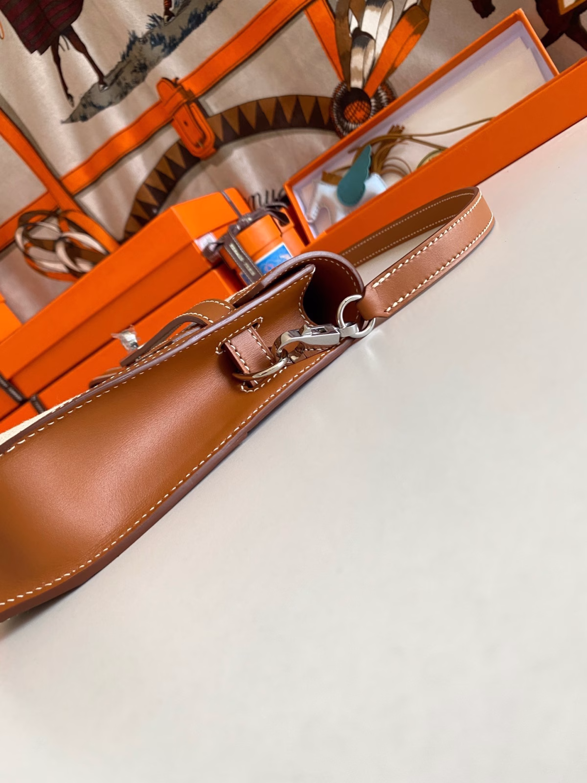 Hermes Kelly Depeches 25 Pouch in Ecru Toile - Image 3