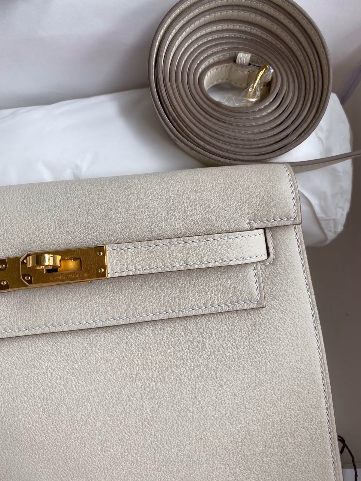 Hermes Kelly Danse II Handmade Bag In Craie Evercolor Calfskin - Image 8