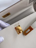 Hermes Kelly Danse II Handmade Bag In Craie Evercolor Calfskin - Image 3