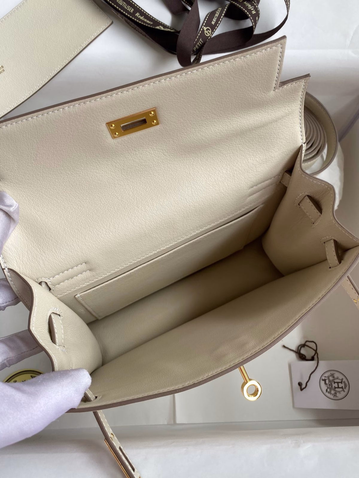 Hermes Kelly Danse II Handmade Bag In Craie Evercolor Calfskin - Image 4