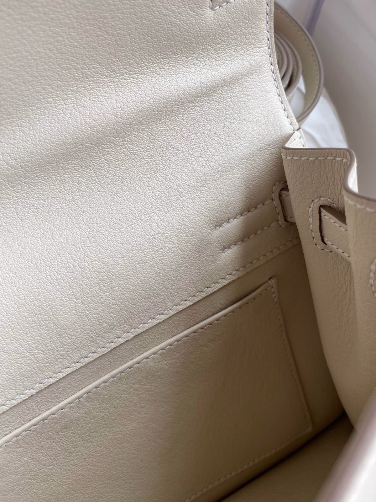 Hermes Kelly Danse II Handmade Bag In Craie Evercolor Calfskin - Image 5