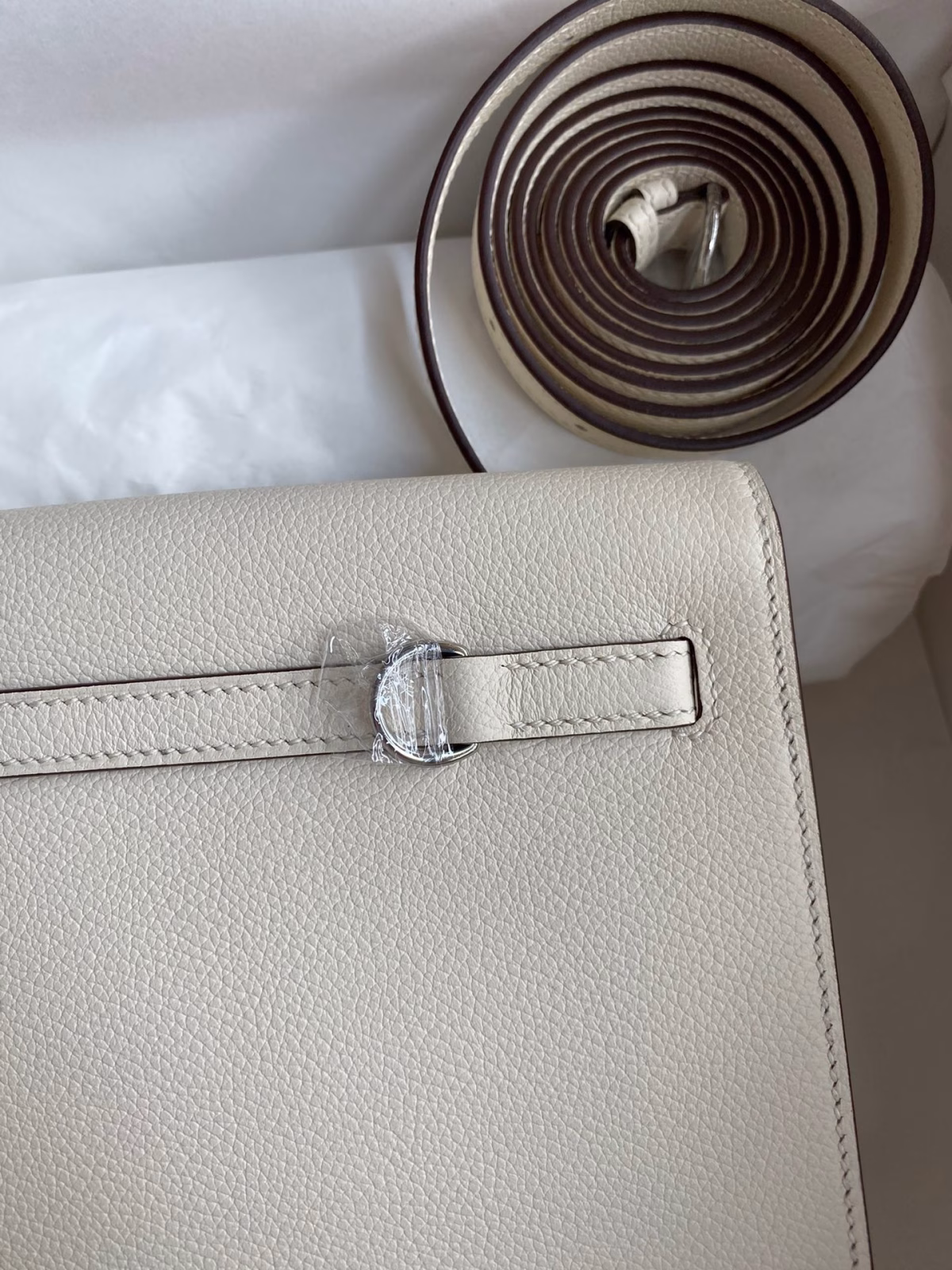 Hermes Kelly Danse II Bag In Nata Evercolor Calfskin - Image 2