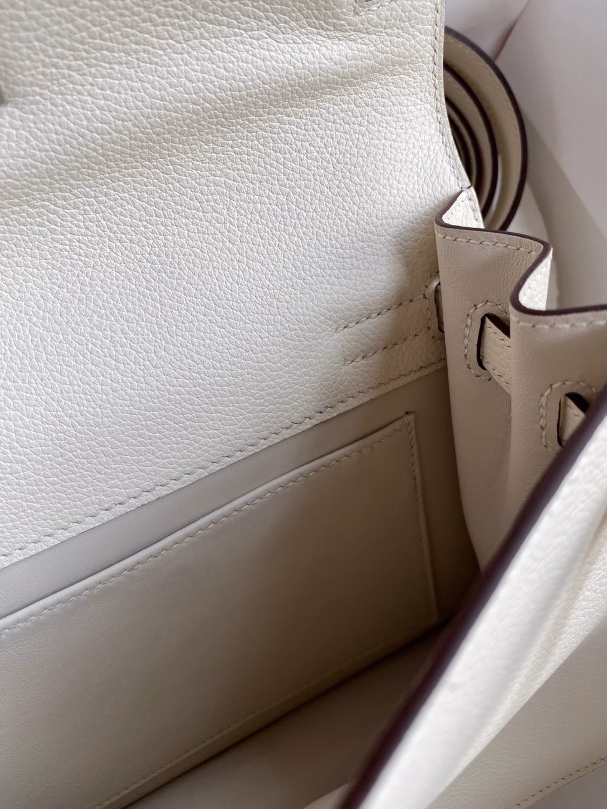 Hermes Kelly Danse II Bag In Nata Evercolor Calfskin - Image 4