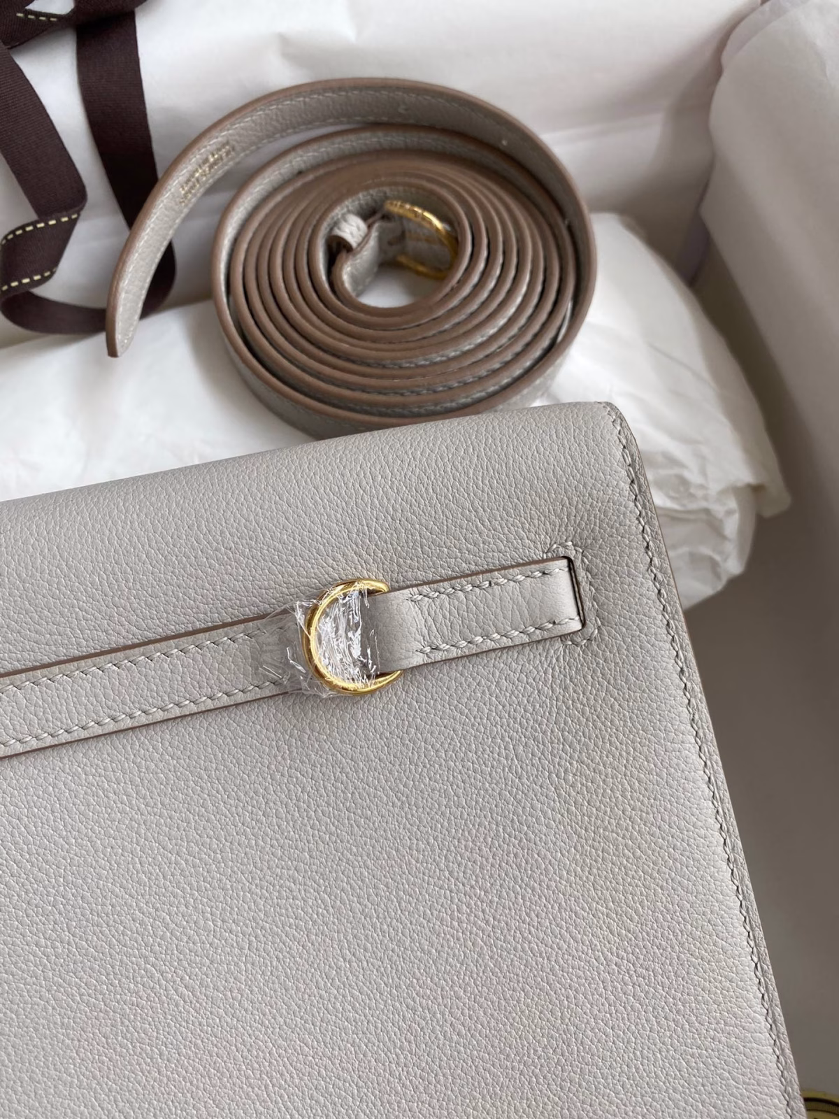 Hermes Kelly Danse II Handmade Bag In Pearl Grey Evercolor Calfskin - Image 9