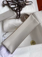 Hermes Kelly Danse II Handmade Bag In Pearl Grey Evercolor Calfskin - Image 2