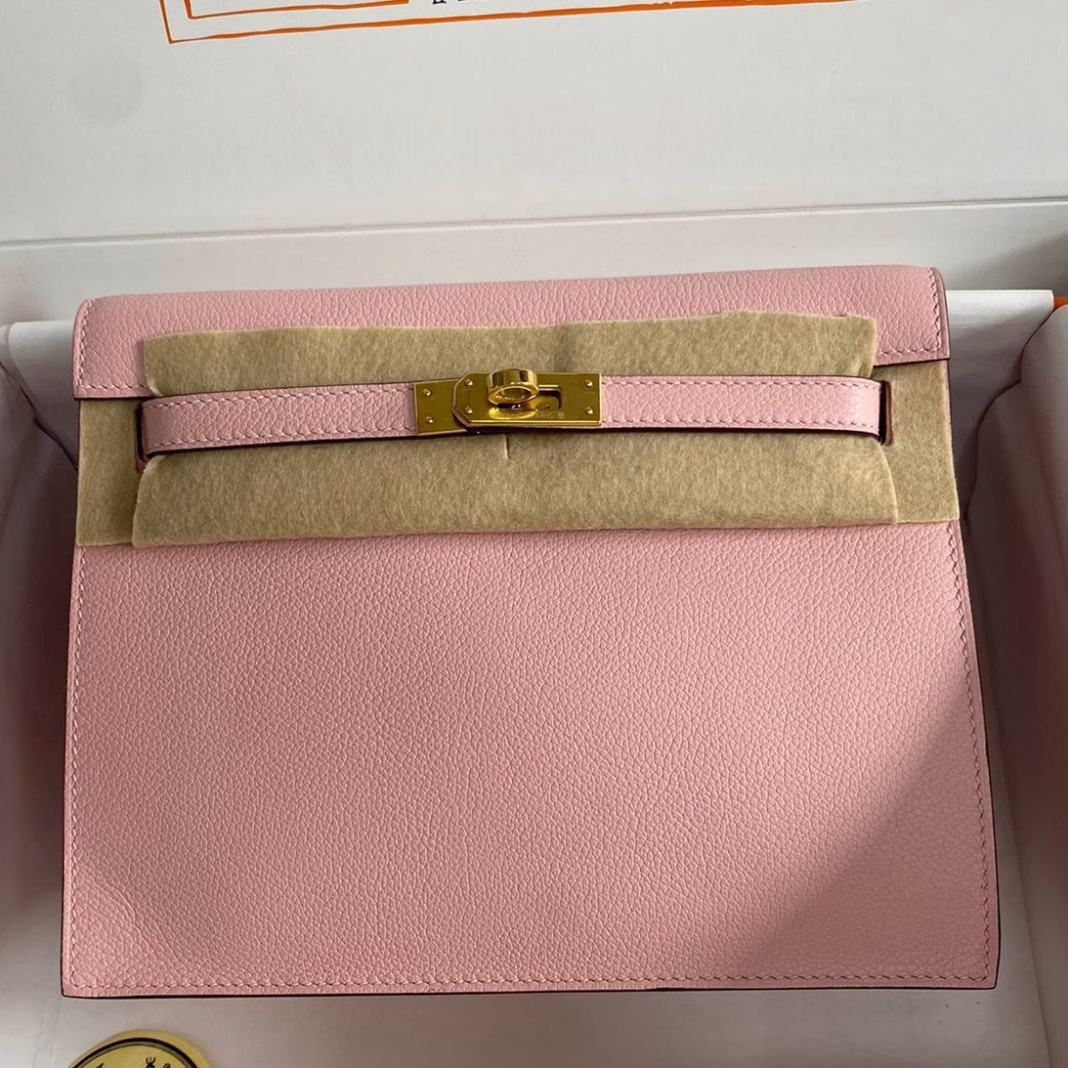Hermes Kelly Danse II Handmade Bag In Rose Sakura Evercolor Calfskin - Image 1