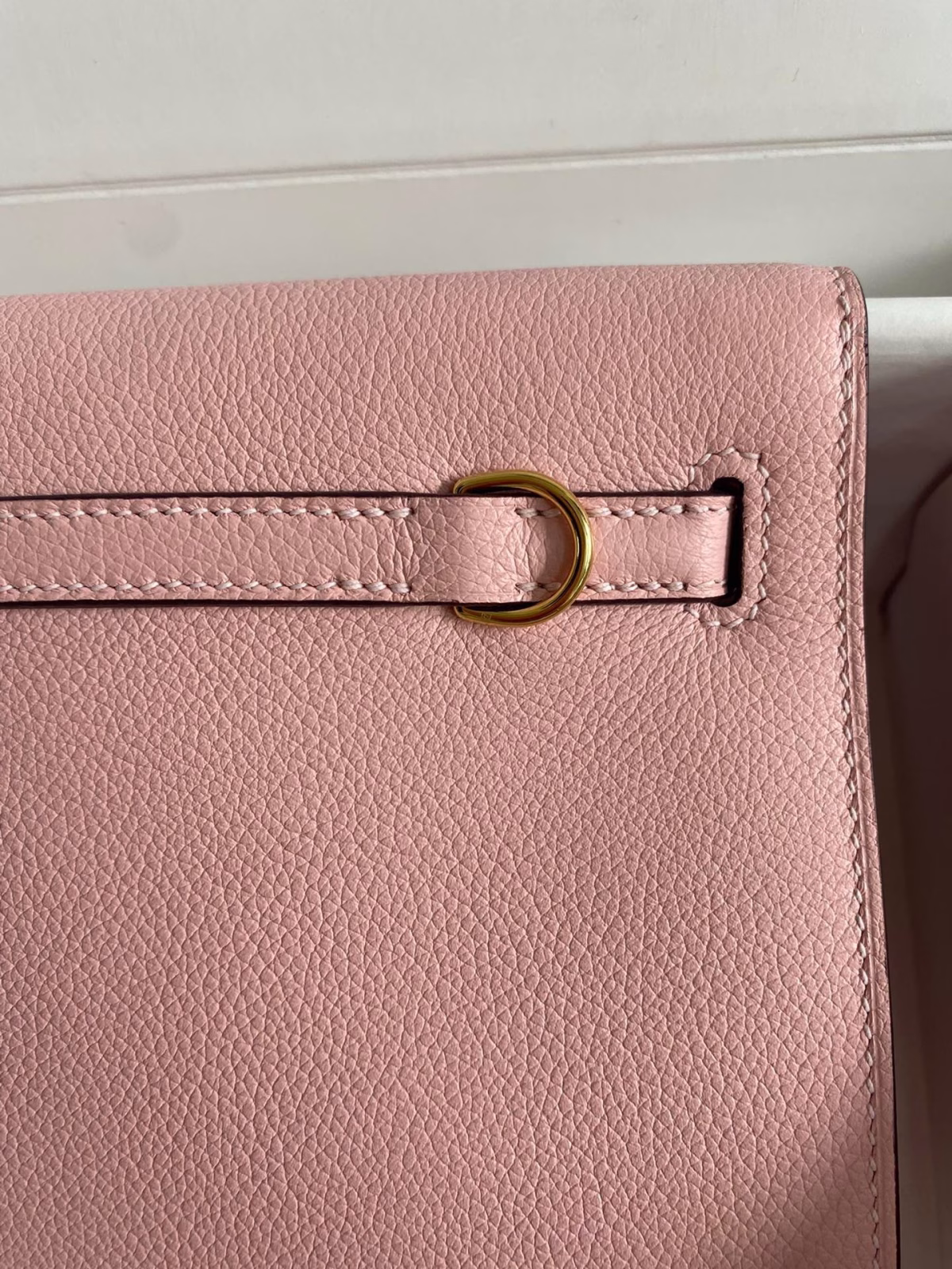 Hermes Kelly Danse II Handmade Bag In Rose Sakura Evercolor Calfskin - Image 4