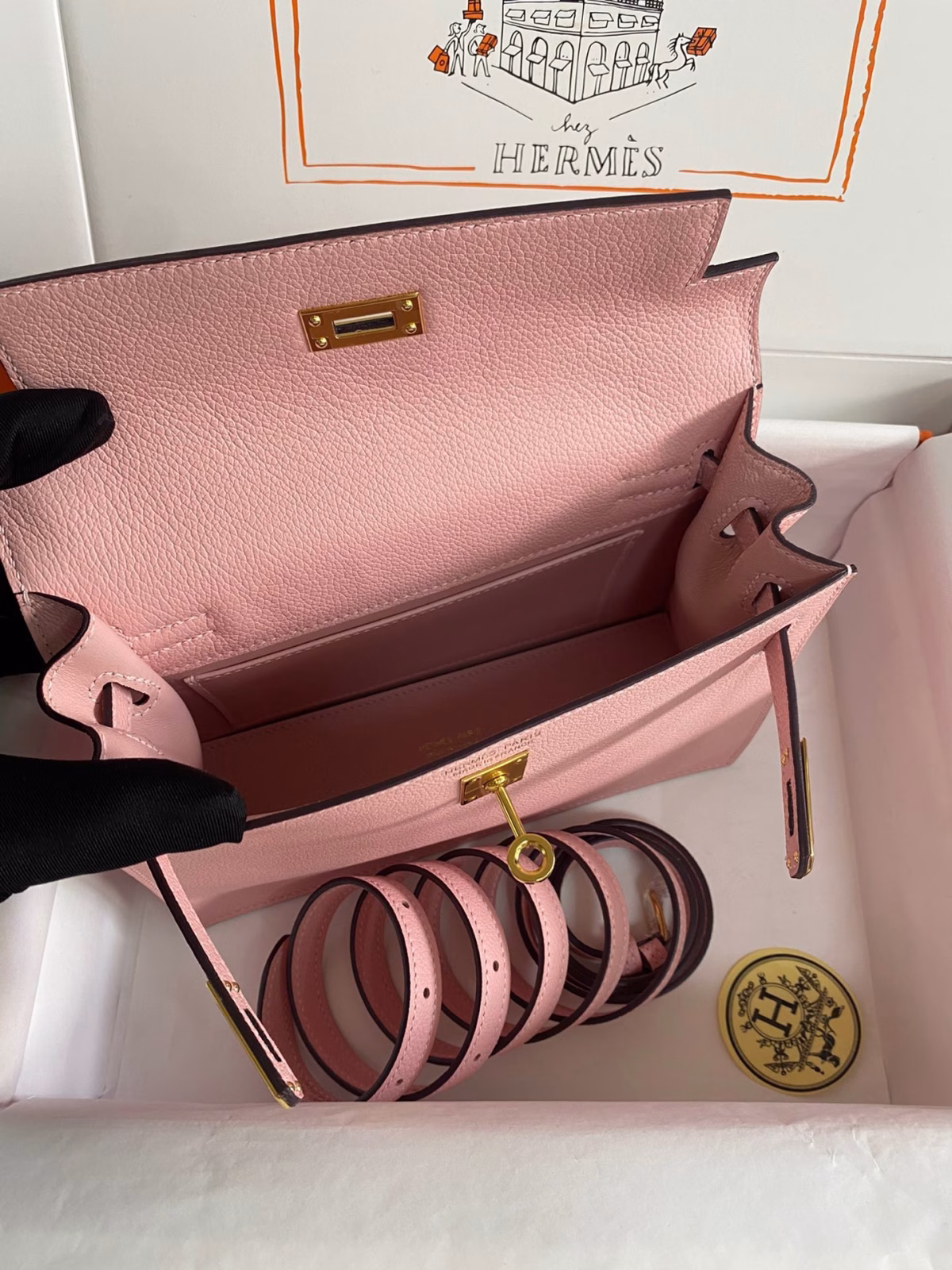 Hermes Kelly Danse II Handmade Bag In Rose Sakura Evercolor Calfskin - Image 5