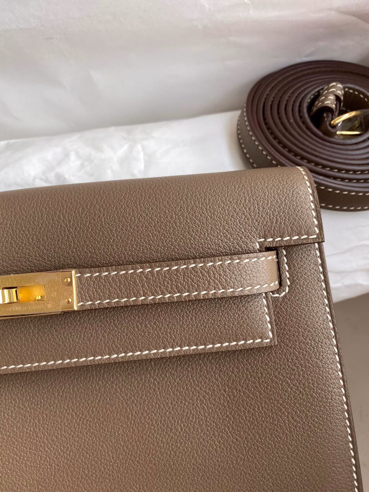 Hermes Kelly Danse II Handmade Bag In Taupe Evercolor Calfskin - Image 7