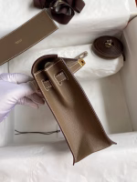 Hermes Kelly Danse II Handmade Bag In Taupe Evercolor Calfskin - Image 9