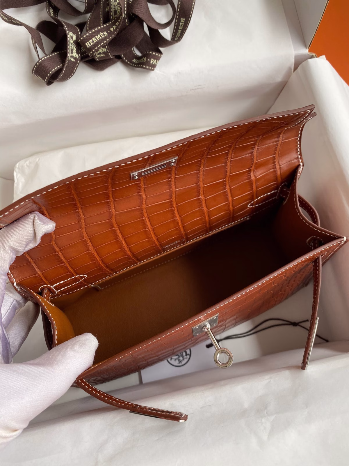 Hermes Kelly Pochette Handmade Bag In Gold Matte Alligator Leather - Image 6