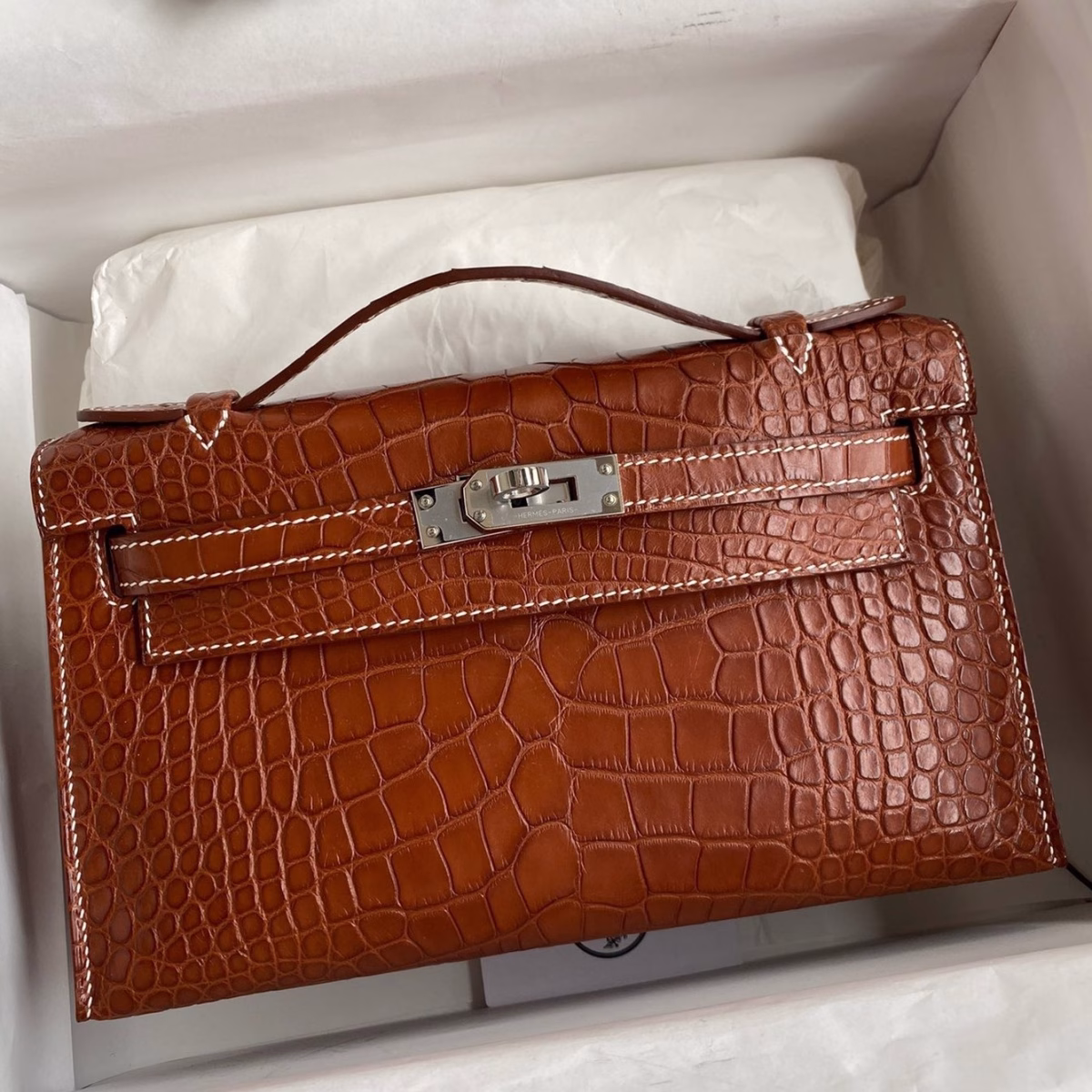 Hermes Kelly Pochette Handmade Bag In Gold Matte Alligator Leather - Image 1