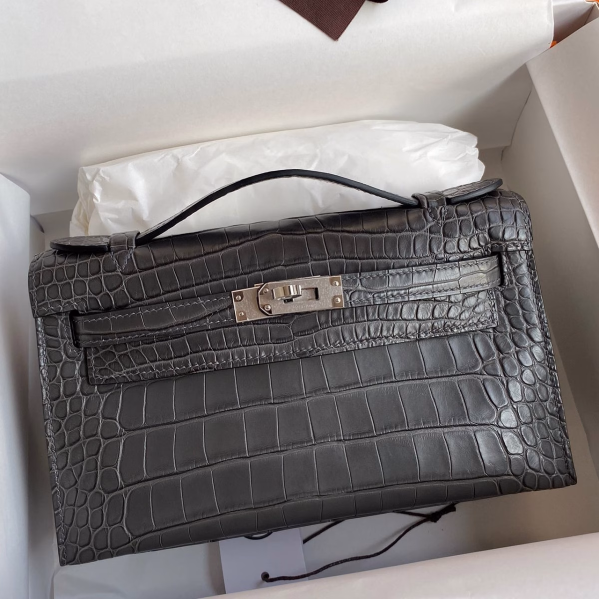 Hermes Kelly Pochette Handmade Bag In Graphite Matte Alligator Leather - Image 1