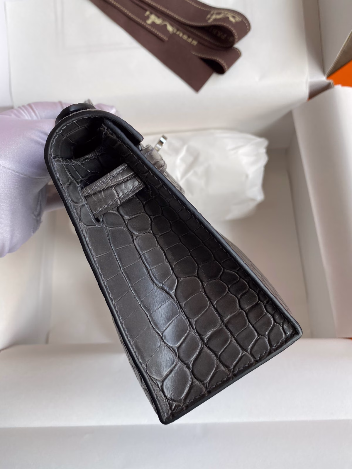 Hermes Kelly Pochette Handmade Bag In Graphite Matte Alligator Leather - Image 2