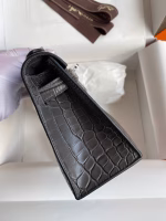 Hermes Kelly Pochette Handmade Bag In Graphite Matte Alligator Leather - Image 2