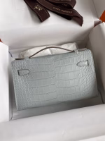 Hermes Kelly Pochette Handmade Bag In Pearl Grey Matte Alligator Leather - Image 6