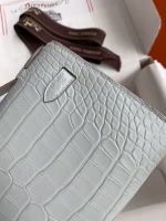 Hermes Kelly Pochette Handmade Bag In Pearl Grey Matte Alligator Leather - Image 9