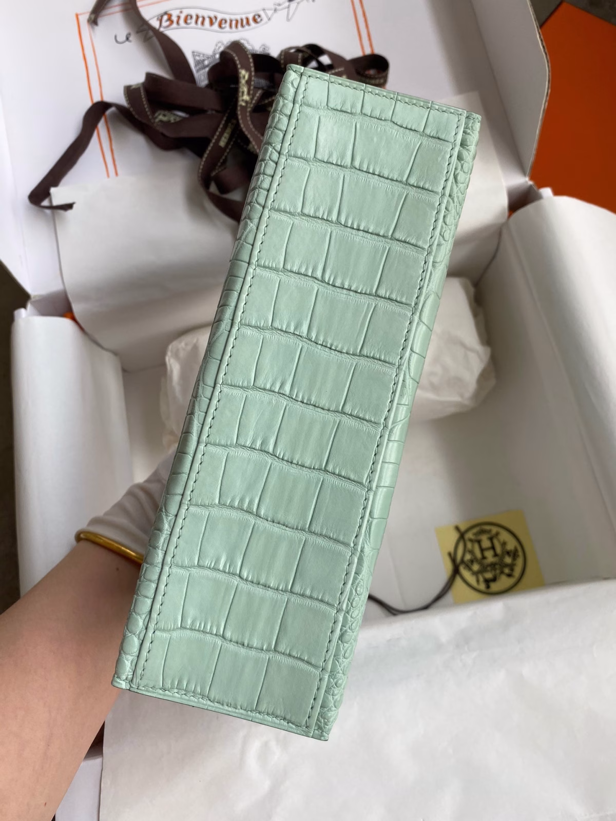 Hermes Kelly Pochette Handmade Bag In Vert D'eau Matte Alligator Leather - Image 6