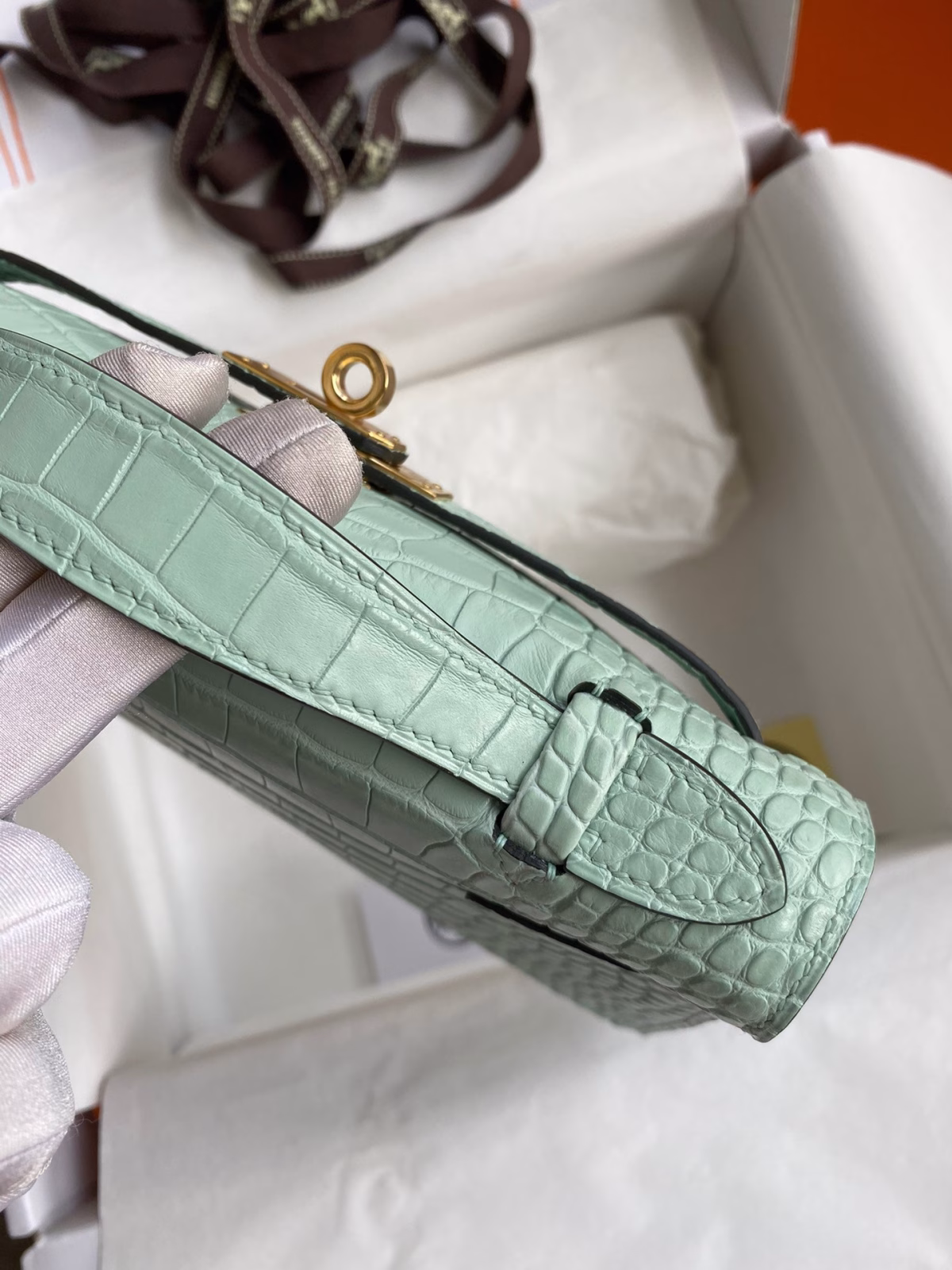 Hermes Kelly Pochette Handmade Bag In Vert D'eau Matte Alligator Leather - Image 8