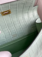 Hermes Kelly Pochette Handmade Bag In Vert D'eau Matte Alligator Leather - Image 7