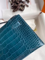Hermes Kelly Pochette Handmade Bag In Colvert Shiny Alligator Leather - Image 9