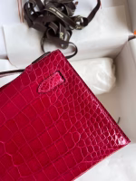 Hermes Kelly Pochette Handmade Bag In Rose Extreme Shiny Alligator Leather - Image 9