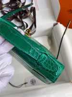 Hermes Kelly Pochette Handmade Bag In Vert Emerald Shiny Alligator Leather - Image 4