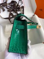 Hermes Kelly Pochette Handmade Bag In Vert Emerald Shiny Alligator Leather - Image 5