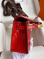 Hermes Kelly Pochette Handmade Bag In Red Shiny Alligator Leather - Image 4