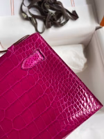 Hermes Kelly Pochette Handmade Bag In Rose Scheherazade Shiny Alligator Leather - Image 2