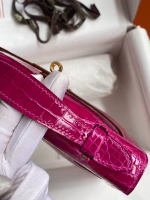 Hermes Kelly Pochette Handmade Bag In Rose Scheherazade Shiny Alligator Leather - Image 3