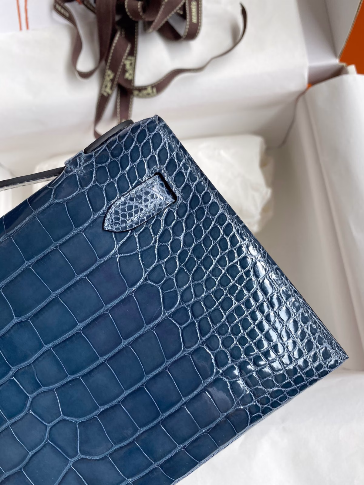 Hermes Kelly Pochette Handmade Bag In Vert Bosphore Shiny Alligator Leather - Image 9