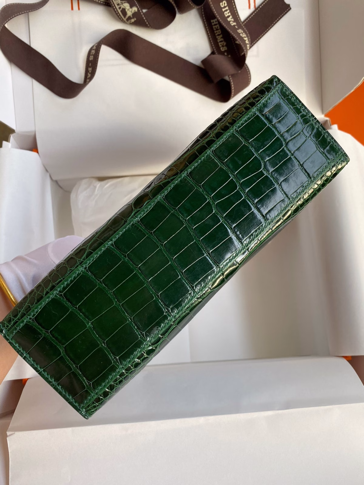 Hermes Kelly Pochette Handmade Bag In Vert Fonce Shiny Alligator Leather - Image 7
