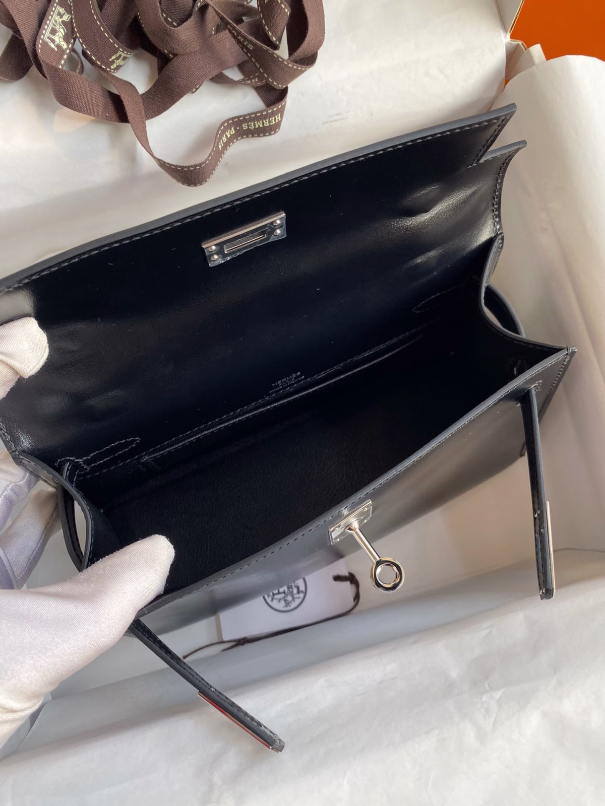 Hermes Kelly Pochette Handmade Bag In Black Box Calfskin - Image 4