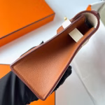 Hermes HSS Kelly Pochette Bicolor Bag in Gold and Craie Swift Calfskin - Image 3
