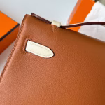 Hermes HSS Kelly Pochette Bicolor Bag in Gold and Craie Swift Calfskin - Image 2